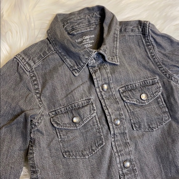 GAP baby boy denim shirt - 18-24 months - Picture 3 of 5
